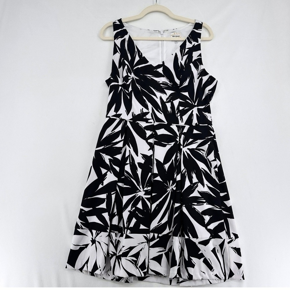 Ashley Graham Beyond Black White Leaf Print Floral Fit Flare Dress Size 12 Mod